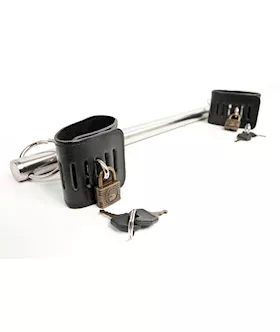 Spreader Bar Wrist Restraint