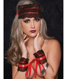 Satin And Lace Lovers Kit