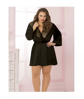 Toast Of The Town Robe- Queen