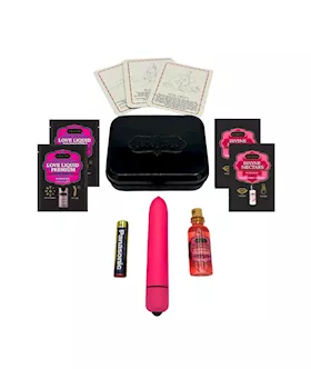 Strawberry Dreams Vibrator Weekender Kit