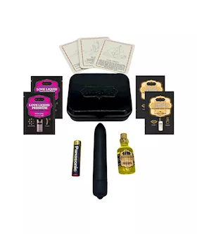 Vanilla Crème Vibrator Weekender Kit