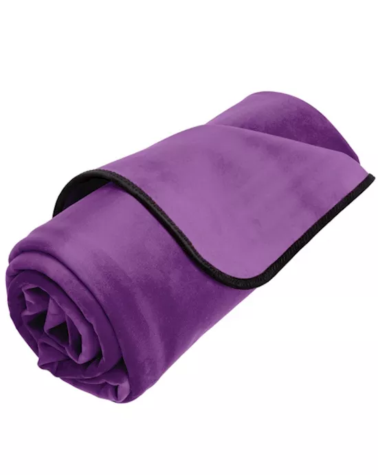 Liberator Fascinator Queen Waterproof Throw