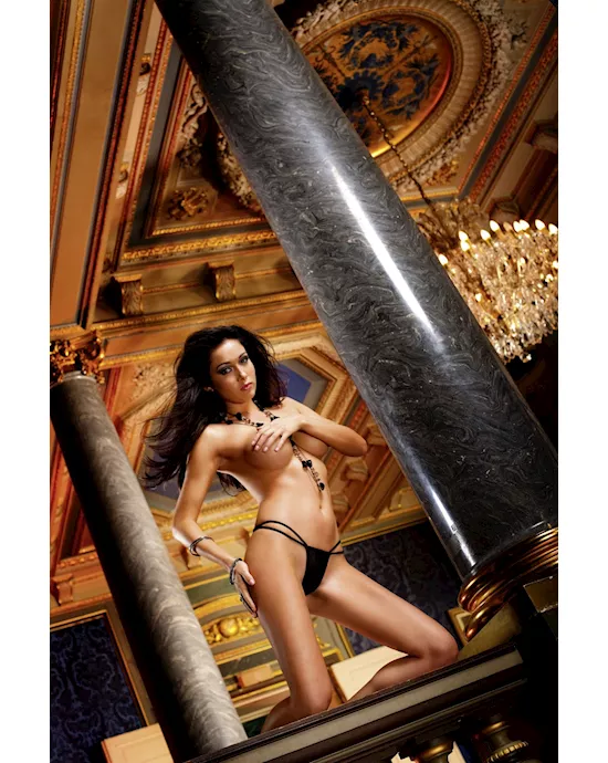 Low-rise V-string panty with butterfly waist