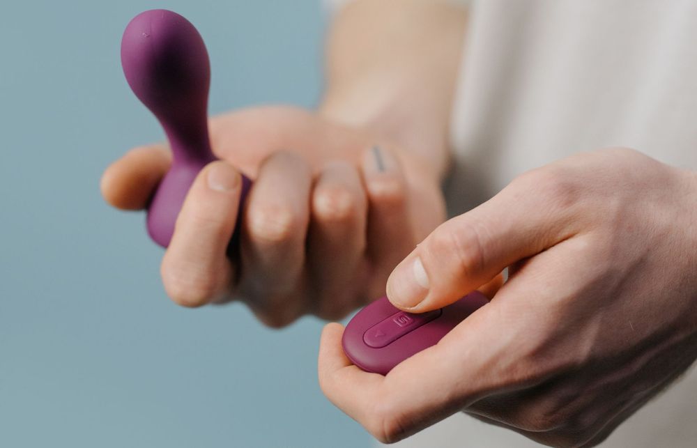large_sex_toys_for_all_genders_and_sexualities.jpg